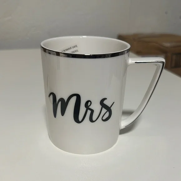 Mr and Mrs White Mugs with Silver & Gold Trim - Picture 5 of 8